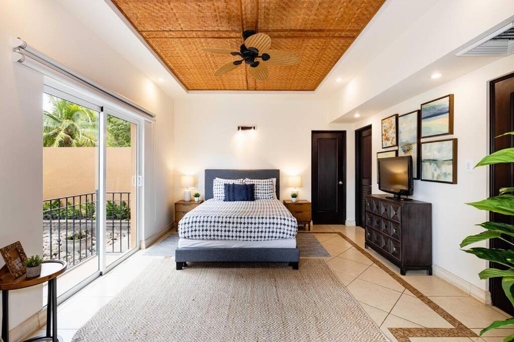 Playa Palapa~Steps From The Ocean! Apartment Tamarindo Exterior photo
